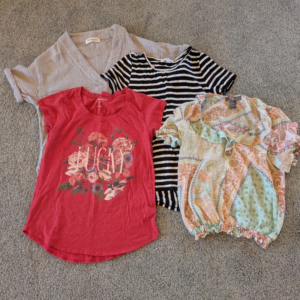 Bundle Of Women's Small S/S Tops